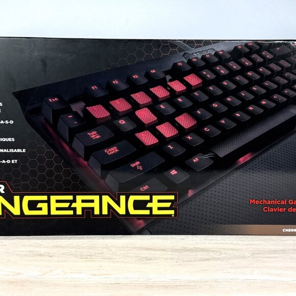 Corsair Vengeance K70 Mechanical Gaming Keyboard Cherry MX Brown - Picture 1 of 6